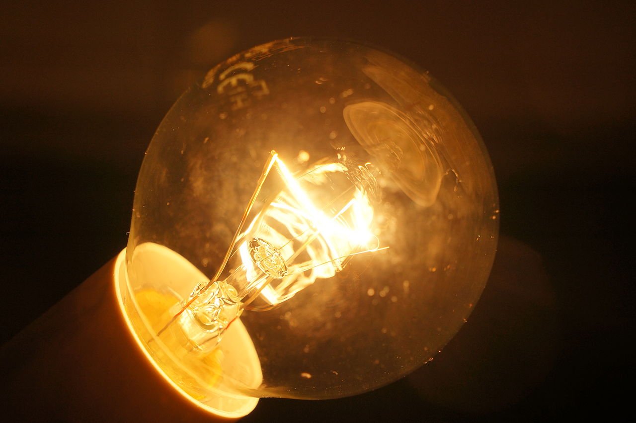 New Energy Efficiency Rules Ban Incandescent Light Bulbs: What to