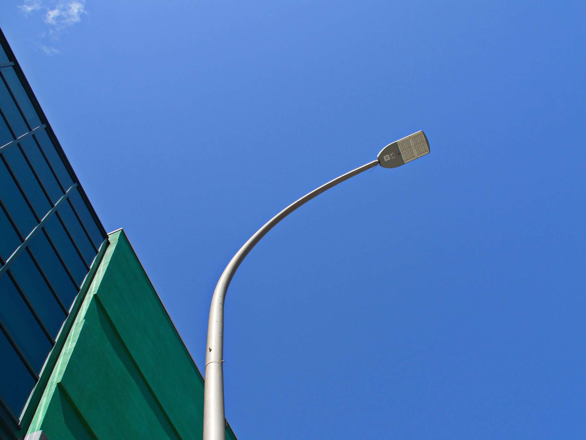 Why Are Some US Street Lights Turning Purple?