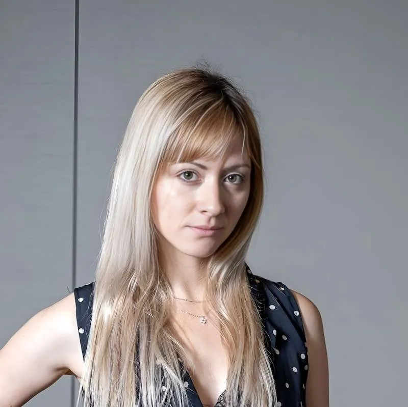 photo portrait of Claudia Nunes