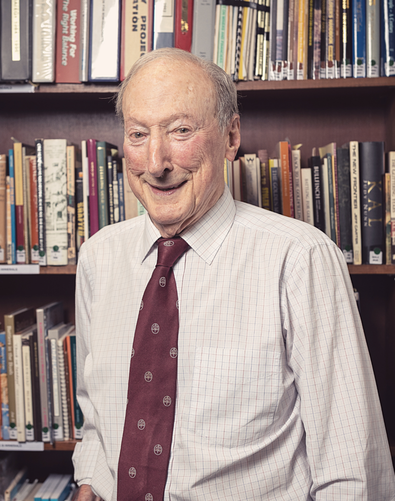 Photo portrait of Ron Manners